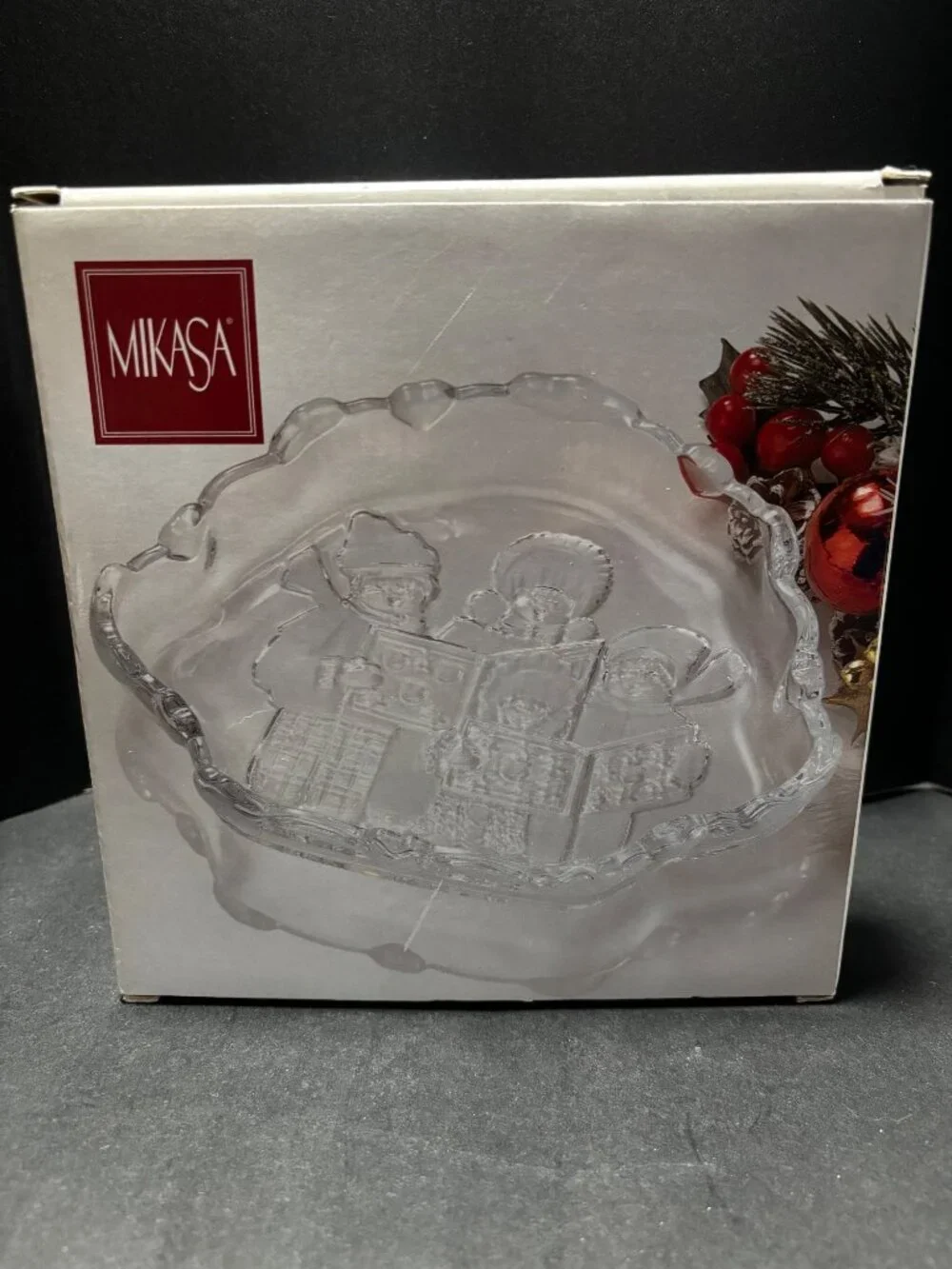 Mikasa Carolers Sweet Dish 8.25